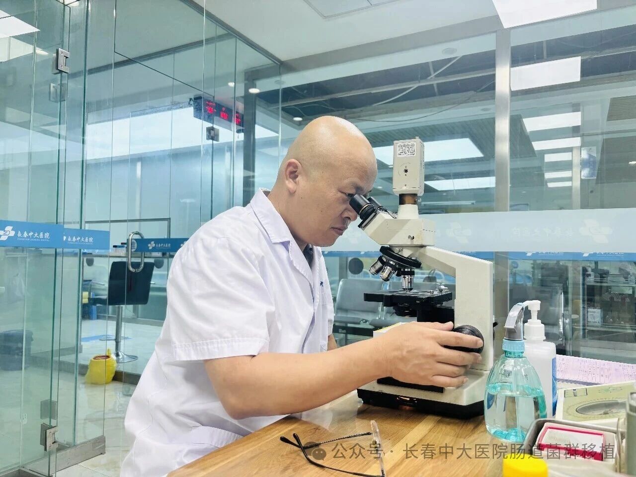 广元市|高朋磊医师：左手男科临床，右手肠道菌群移植深入研究